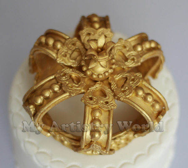 Crown cake topper