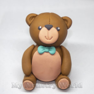 Bear cake topper