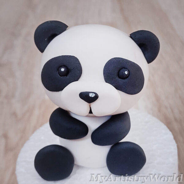 Edible Panda cake topper.