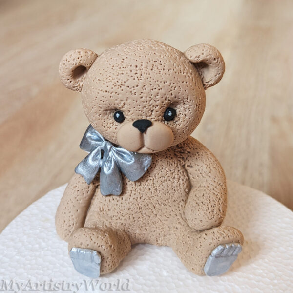 Bear cake topper