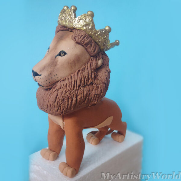 Lion cake topper