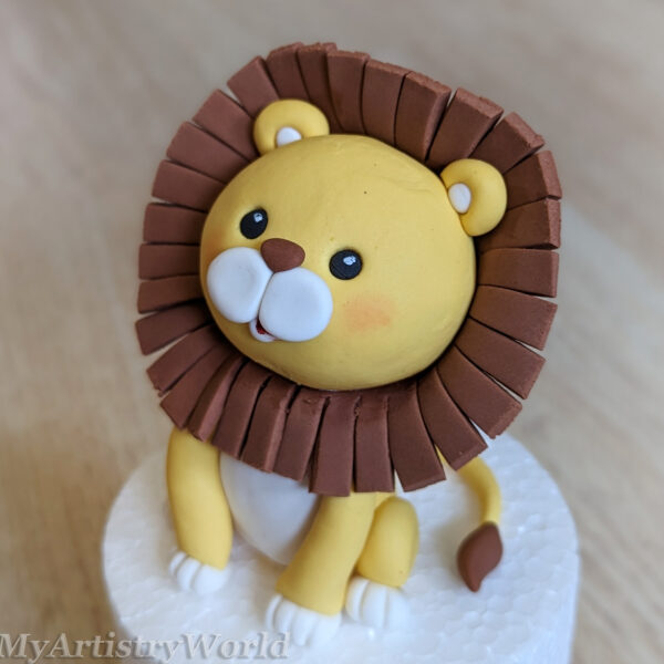 Lion cake topper