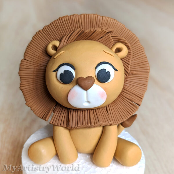 Lion cake topper