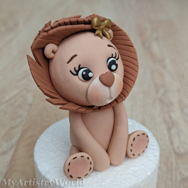 Lion cake topper