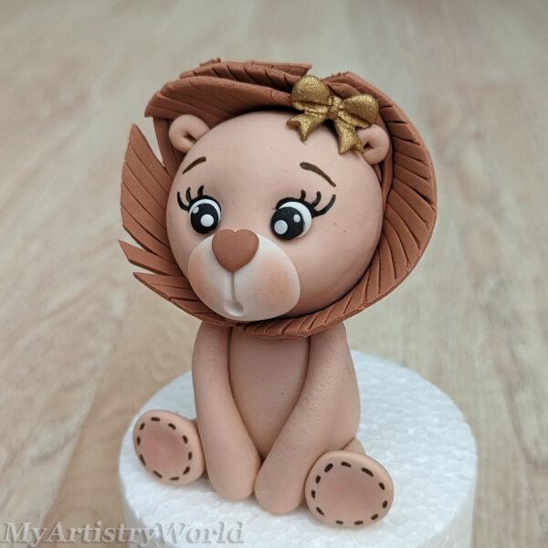 Lion cake topper