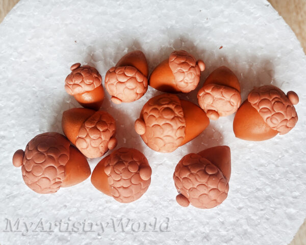 Acorns cake/cupcake toppers