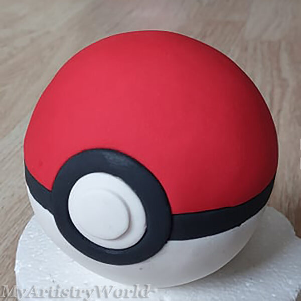 Poké Ball cake topper