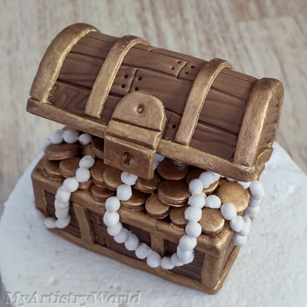 Treasure chest cake topper