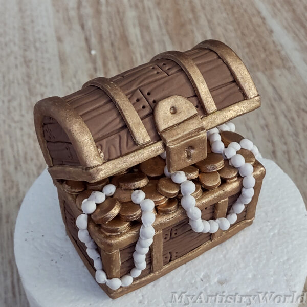 Treasure chest cake topper